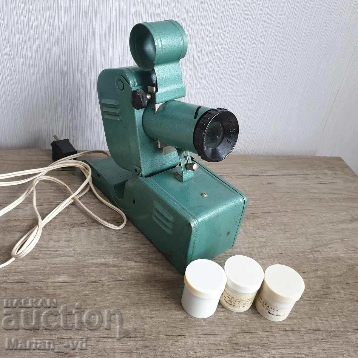 Παράδοση Προβολέας με 3 ταινίες