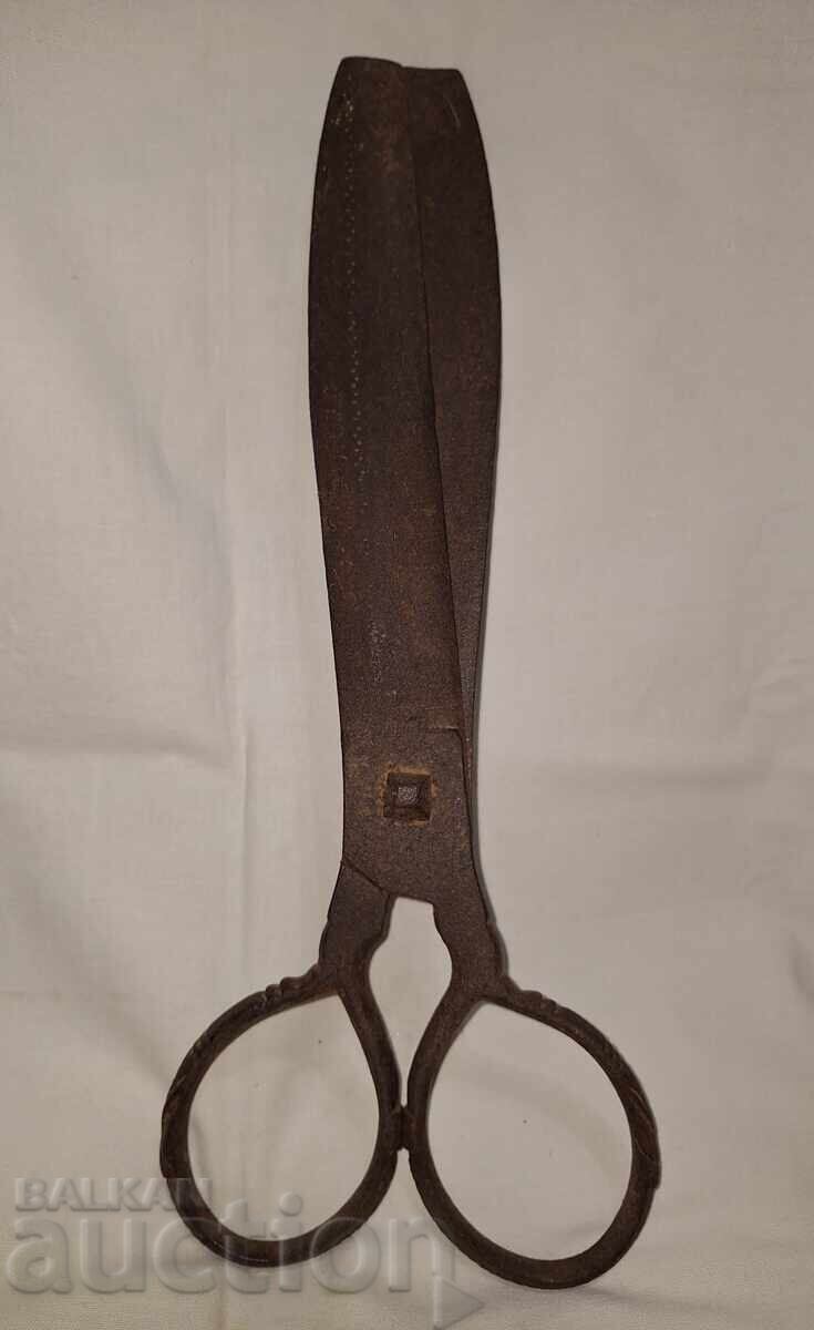 Аукцион Старинна голяма ръчно кована абаджийска ножица Аукцион Старинна голяма ръчно кована абаджийска ножица