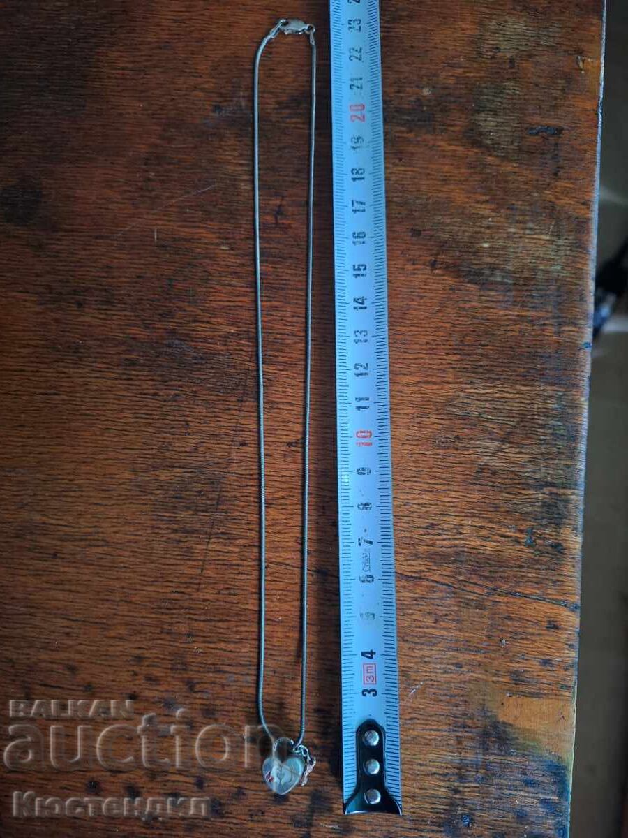 Auction Silver chain with pendant Auction Silver chain with pendant