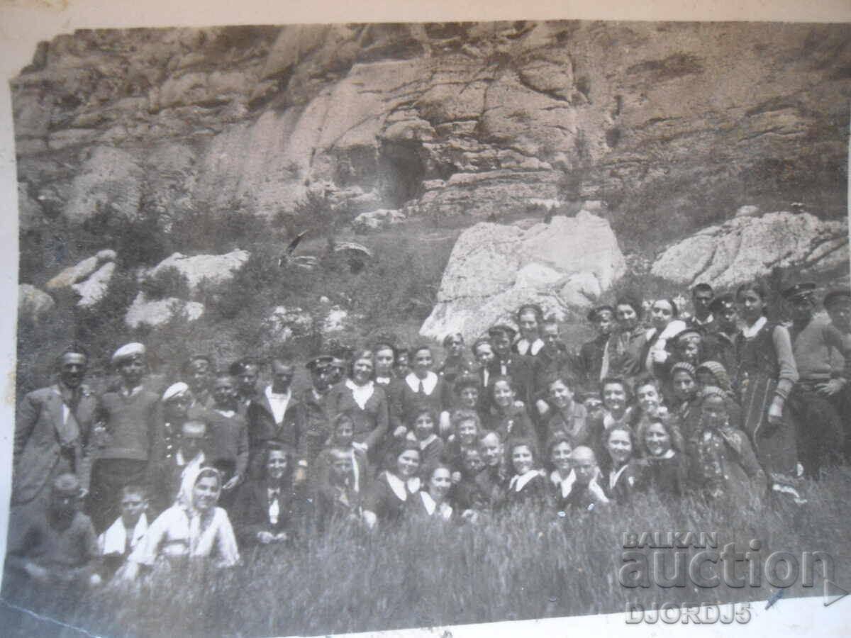Fotografie veche, 27.V.1940, cu "Călărețul de la Madara"