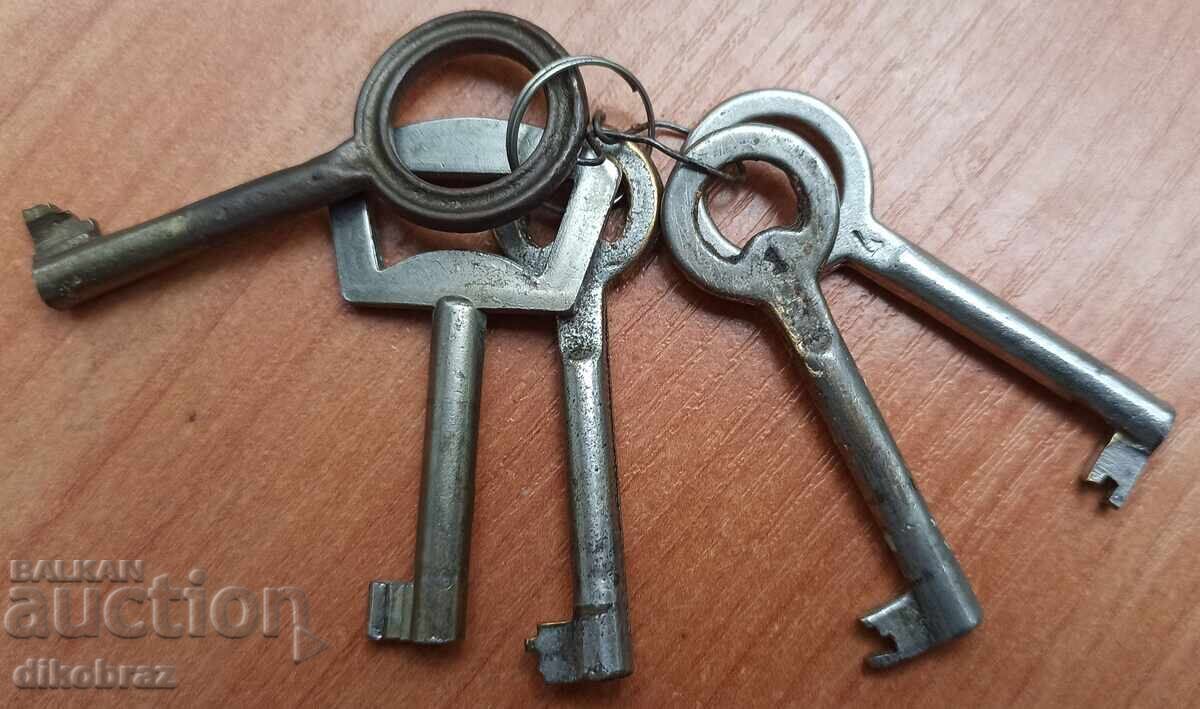 5 мебелни ключове от соца - за 1 €вро 5 мебелни ключове от соца - за 1 €вро