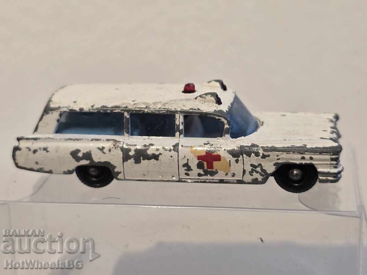 Matchbox Lesney No.54B Ασθενοφόρο Cadillac 1965 με τιμή 8.99 BGN | € 4.60