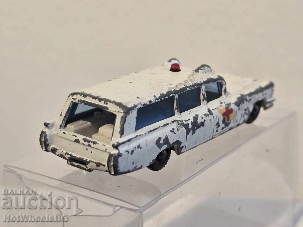 Παράδοση Matchbox Lesney No.54B Ασθενοφόρο Cadillac 1965