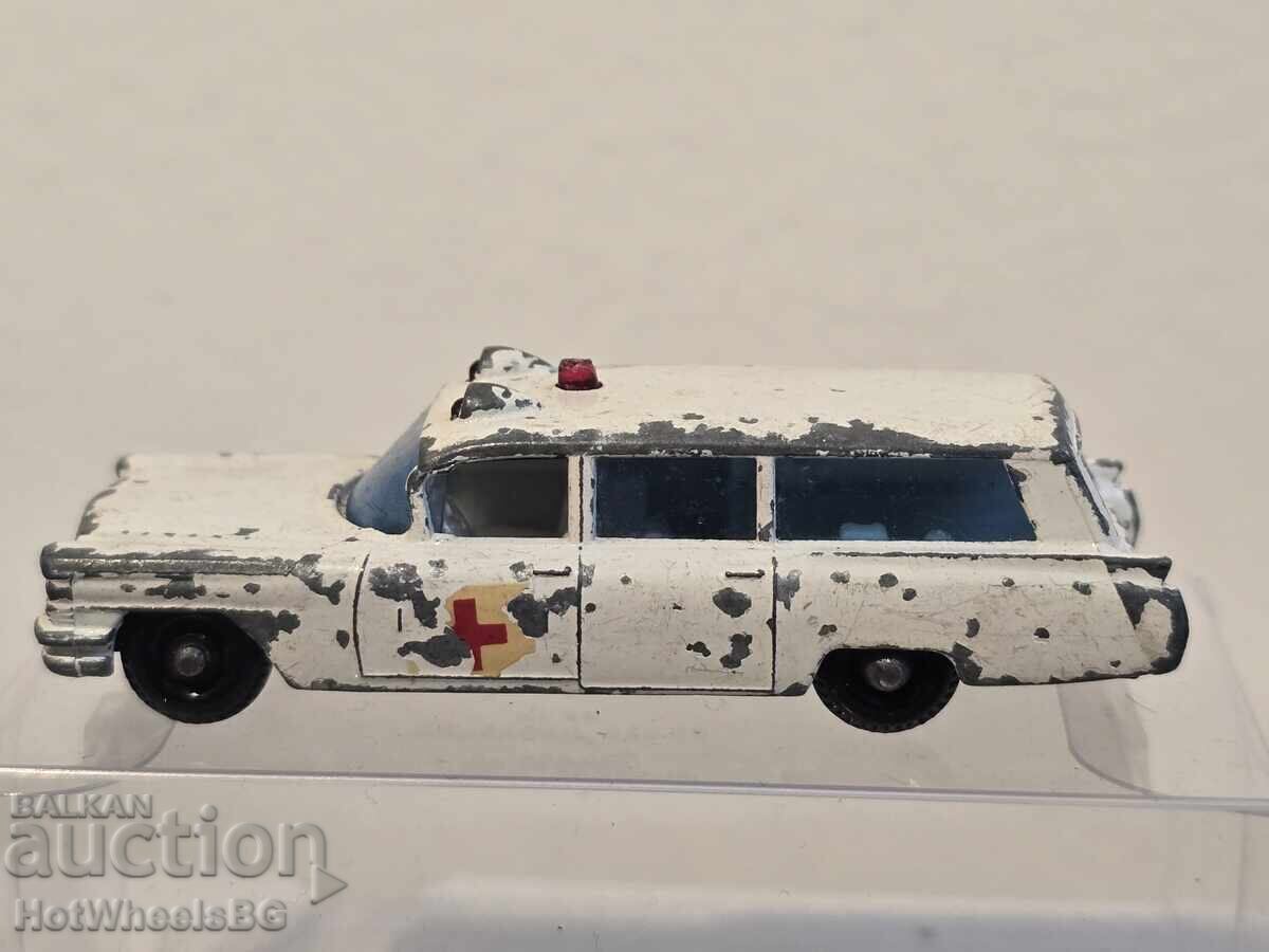 Matchbox Lesney No.54B Ασθενοφόρο Cadillac 1965