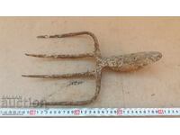 ΜΙΚΡΗ ΜΟΝΩΜΕΝΗ ΒΙΛΑ - ΑΓΡΟΤΙΚΟ ΕΡΓΑΛΕΙΟ