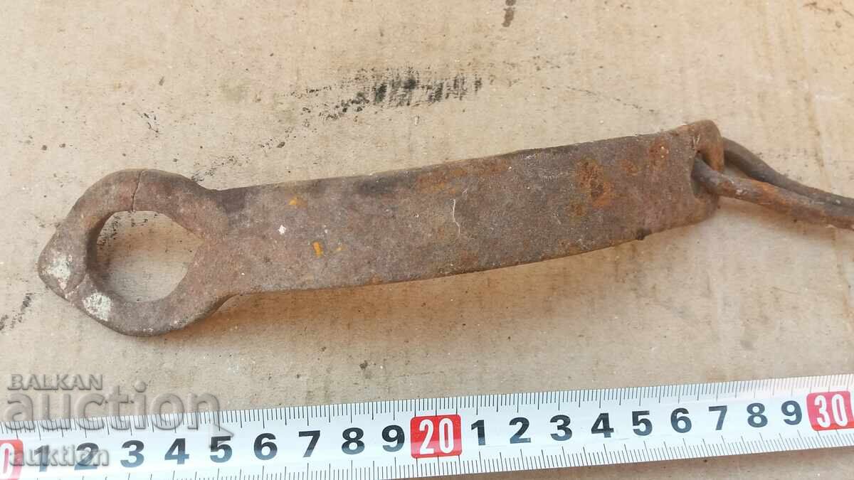 Livrarea BACĂT PORȚI RENAȘTEREA FORJATĂ Livrarea BACĂT PORȚI RENAȘTEREA FORJATĂ