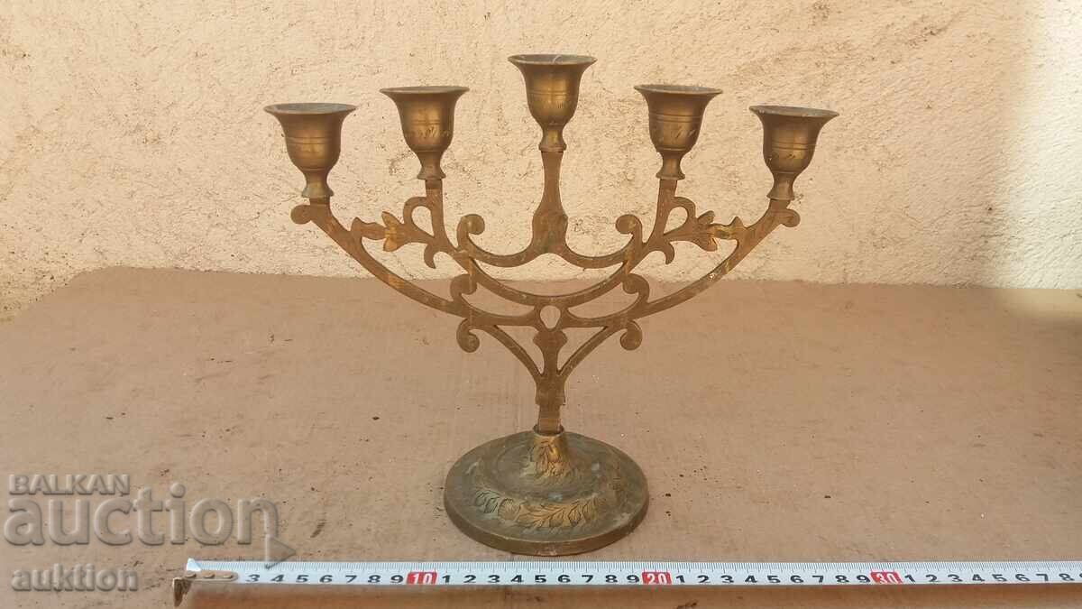 SFEȘNIC MASIV DIN BRONZ - CU ORNAMENTE cu preț 19.99 BGN | € 10.22