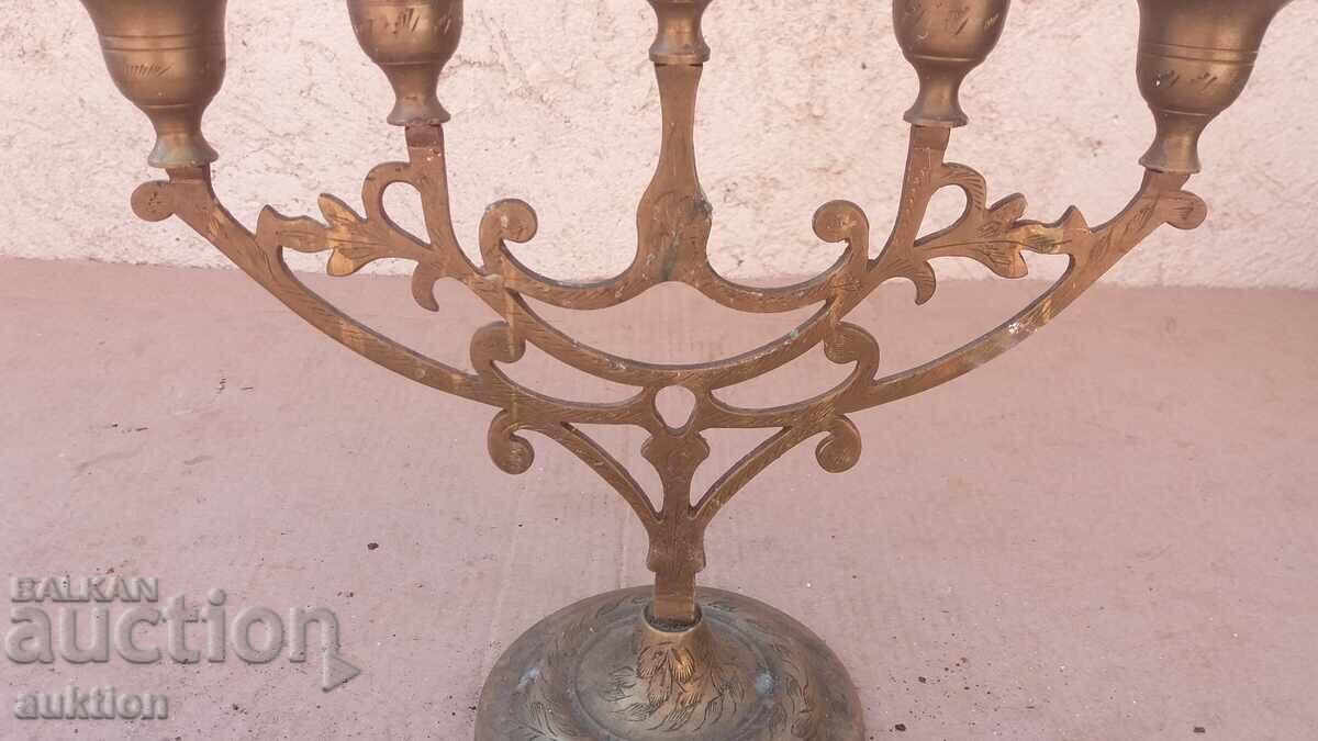 Livrarea SFEȘNIC MASIV DIN BRONZ - CU ORNAMENTE