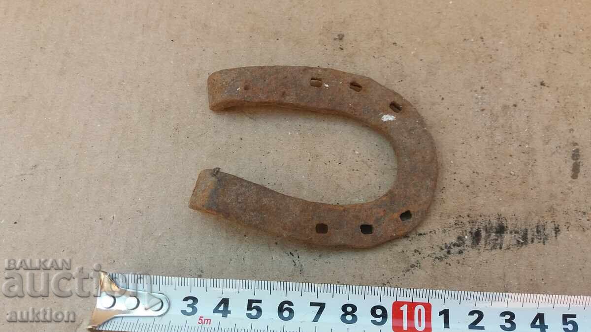 SOLID FORGED HORSESHOE - 5