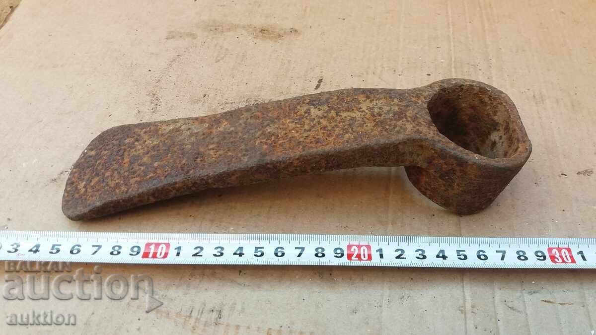 Σφυρήλατο, συμπαγές μαχαίρι για αφαίρεση λίθων με τιμή 6.99 BGN | € 3.57 Σφυρήλατο, συμπαγές μαχαίρι για αφαίρεση λίθων με τιμή 6.99 BGN | € 3.57