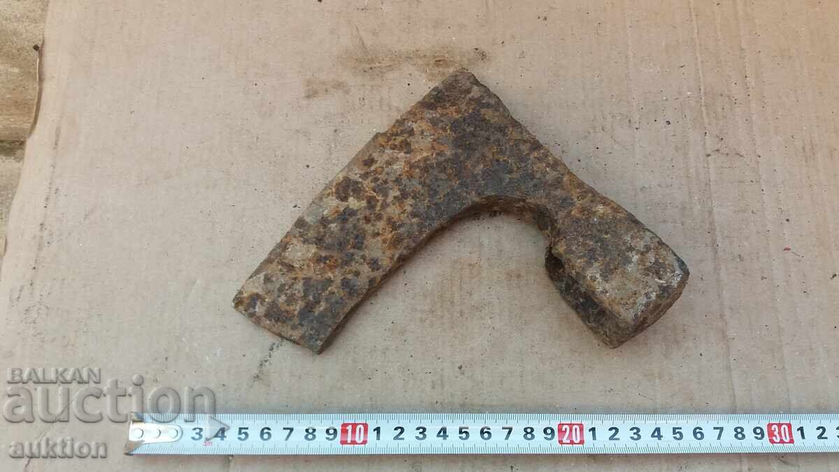 Auction OLD MASSIVE AXE SOC. Auction OLD MASSIVE AXE SOC.