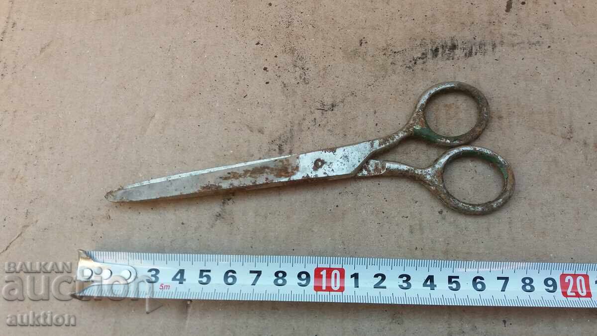Delivery of OLD SMALL TAILOR'S SCISSORS, SCISSORS