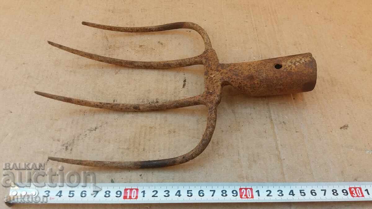 Παράδοση ΜΙΚΡΗ ΜΟΝΩΜΕΝΗ ΒΙΛΑ - ΑΓΡΟΤΙΚΟ ΕΡΓΑΛΕΙΟ