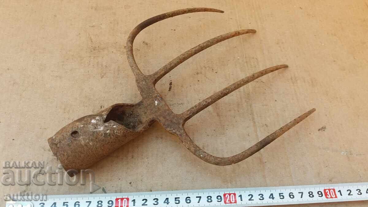 ΜΙΚΡΗ ΜΟΝΩΜΕΝΗ ΒΙΛΑ - ΑΓΡΟΤΙΚΟ ΕΡΓΑΛΕΙΟ - 5