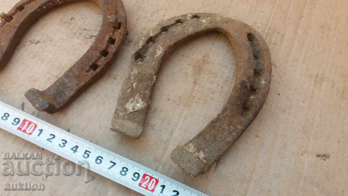 Delivery of LOT OF 2 FORGED HORSESHOES Delivery of LOT OF 2 FORGED HORSESHOES