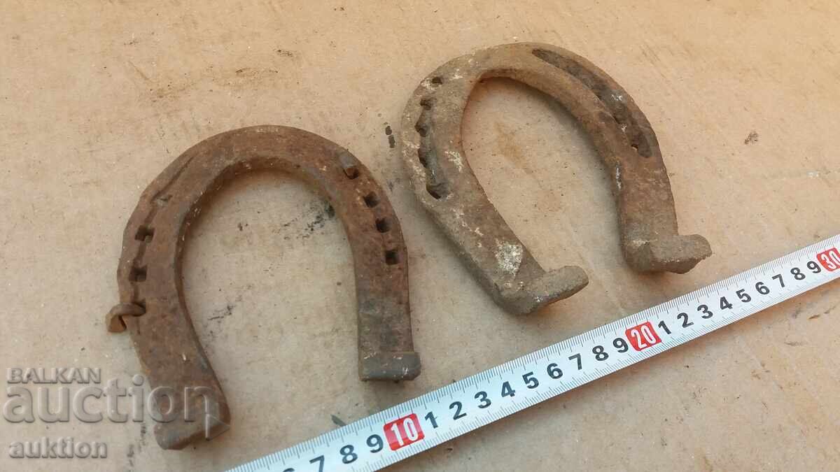 LOT OF 2 FORGED HORSESHOES - 7 LOT OF 2 FORGED HORSESHOES - 7