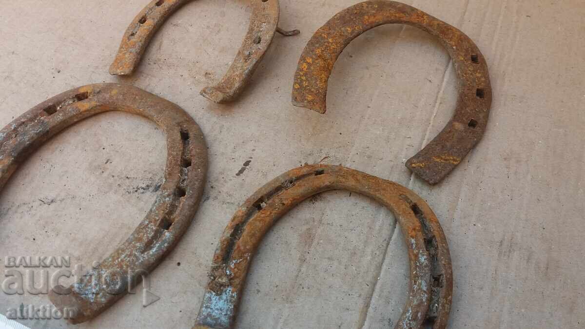 LOT OF 4 HORSESHOES - 5