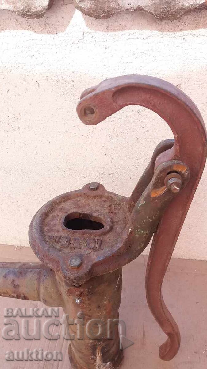 МАСИВНА СОЦ. МЕТАЛНА ПОМПА ЗА ВОДА - РЪЧНА с цена 39.99 лв. | € 20.45 МАСИВНА СОЦ. МЕТАЛНА ПОМПА ЗА ВОДА - РЪЧНА с цена 39.99 лв. | € 20.45