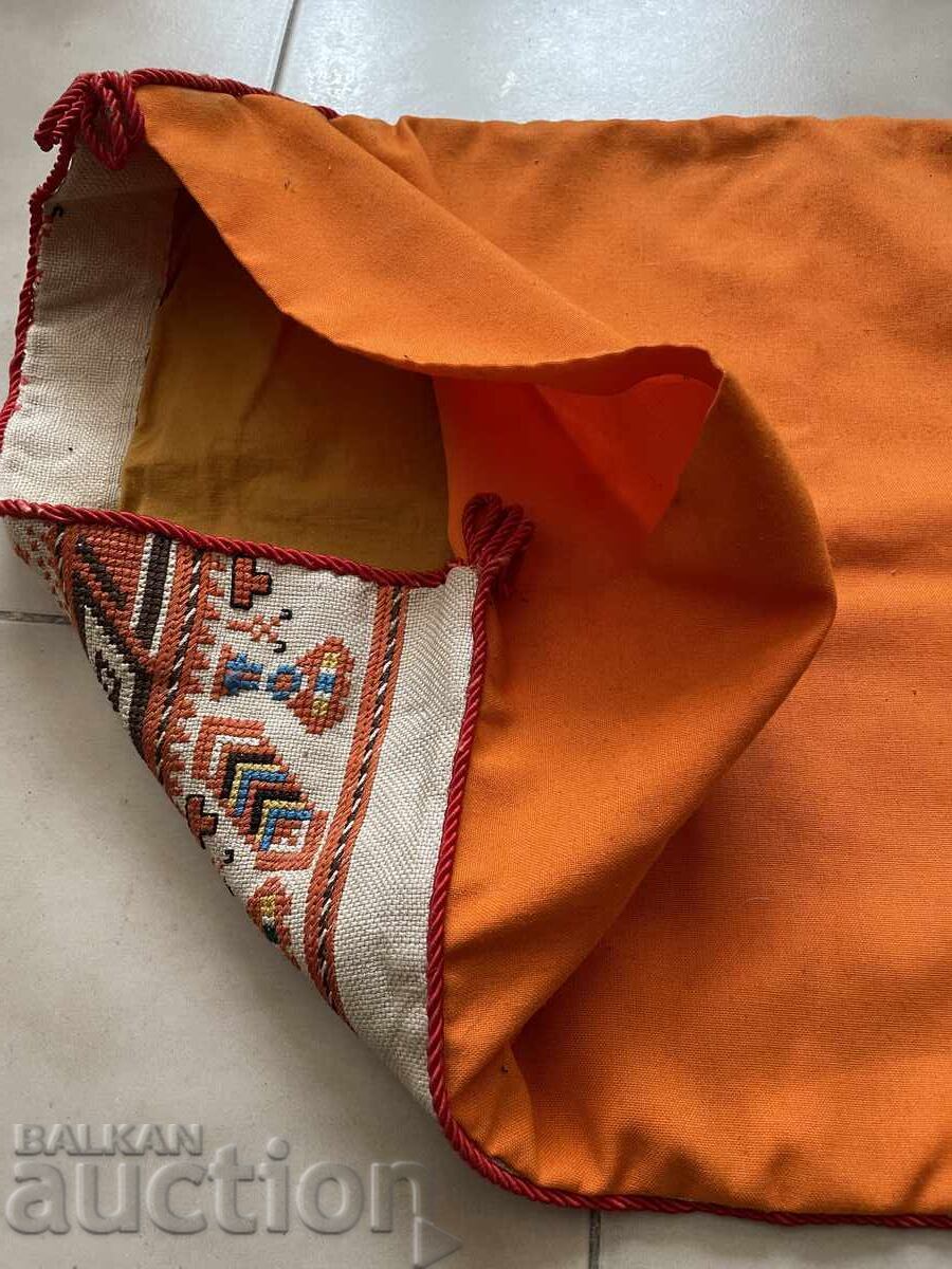 Auction  Pillow - 50/35 cm