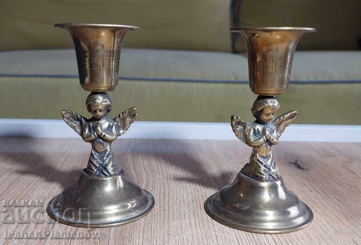 Ορειχάλκινα κηροπήγια, δύο τεμαχίων, για τους γνώστες