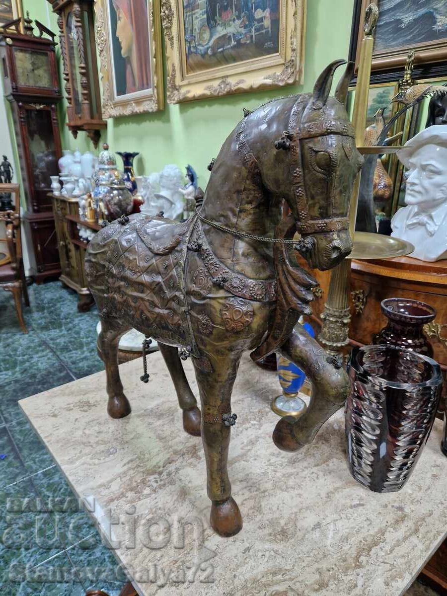 Figură unică, imensă, din lemn, cu aplicații din alamă - 7