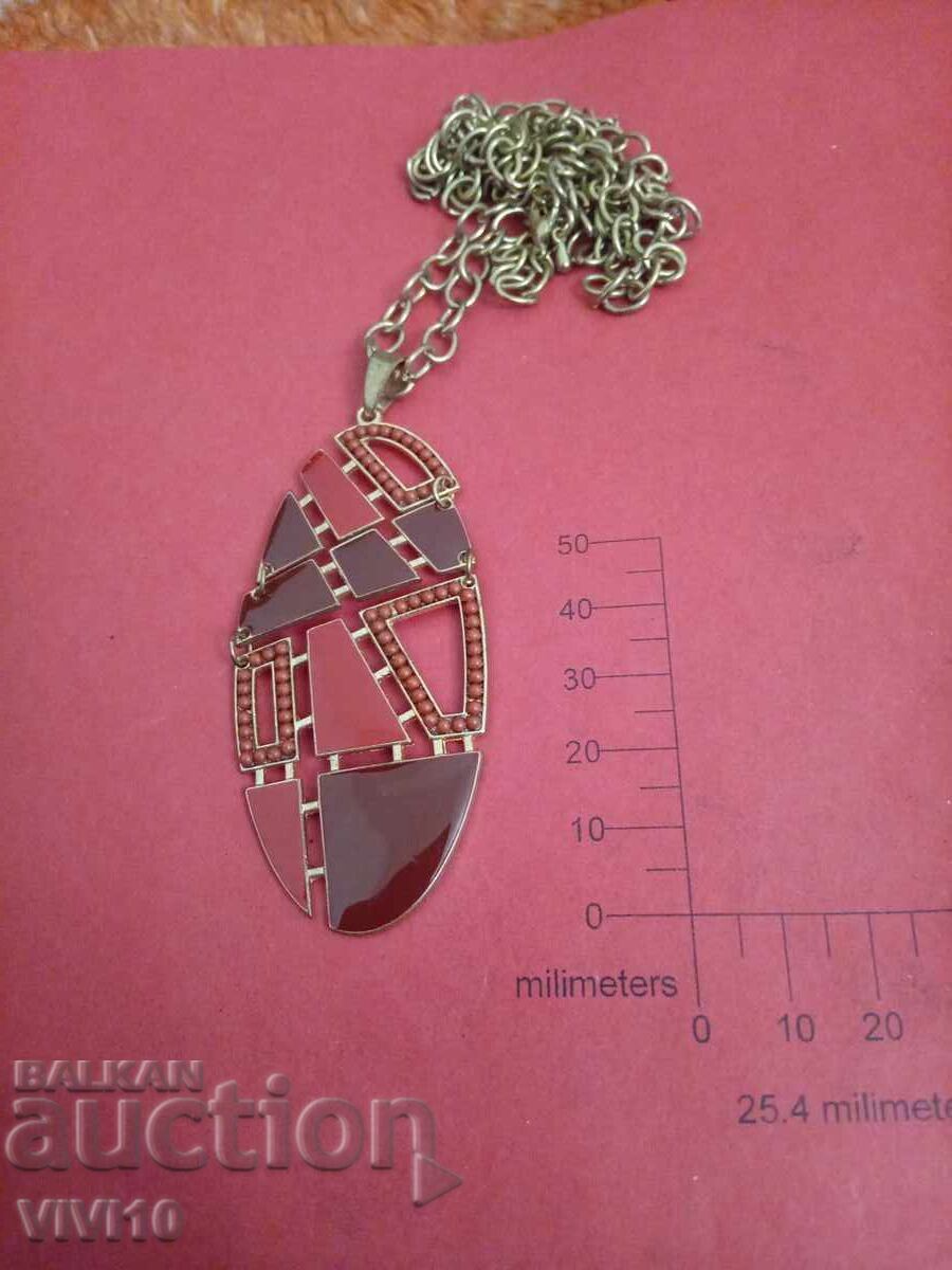 Αρχαίο κολιέ με σμάλτο Αρχαίο κολιέ με σμάλτο