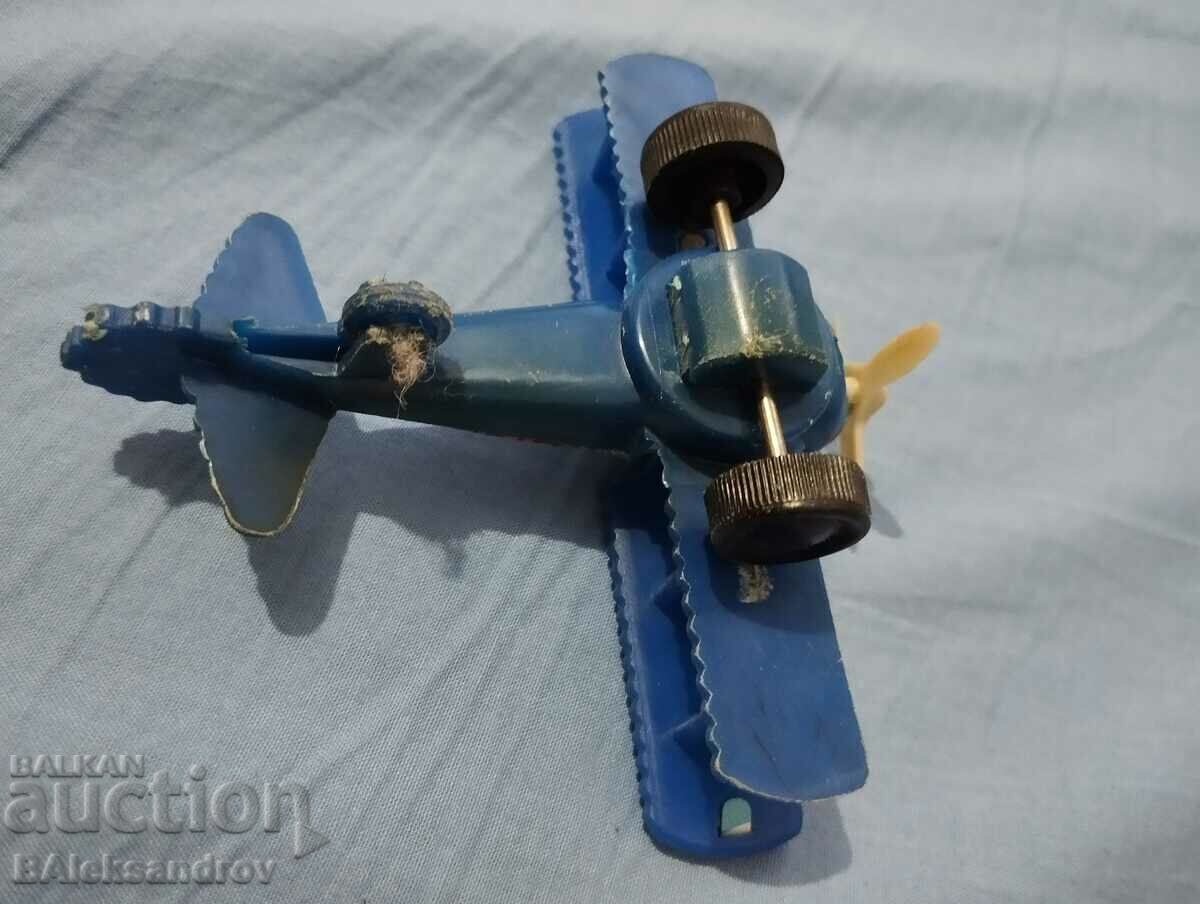 Старо ламаринено самолетче бг. соц - 5