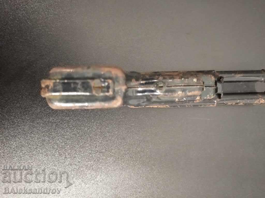 Pistol de tablă - jucărie cu preț € 6.50 | 12.71 BGN