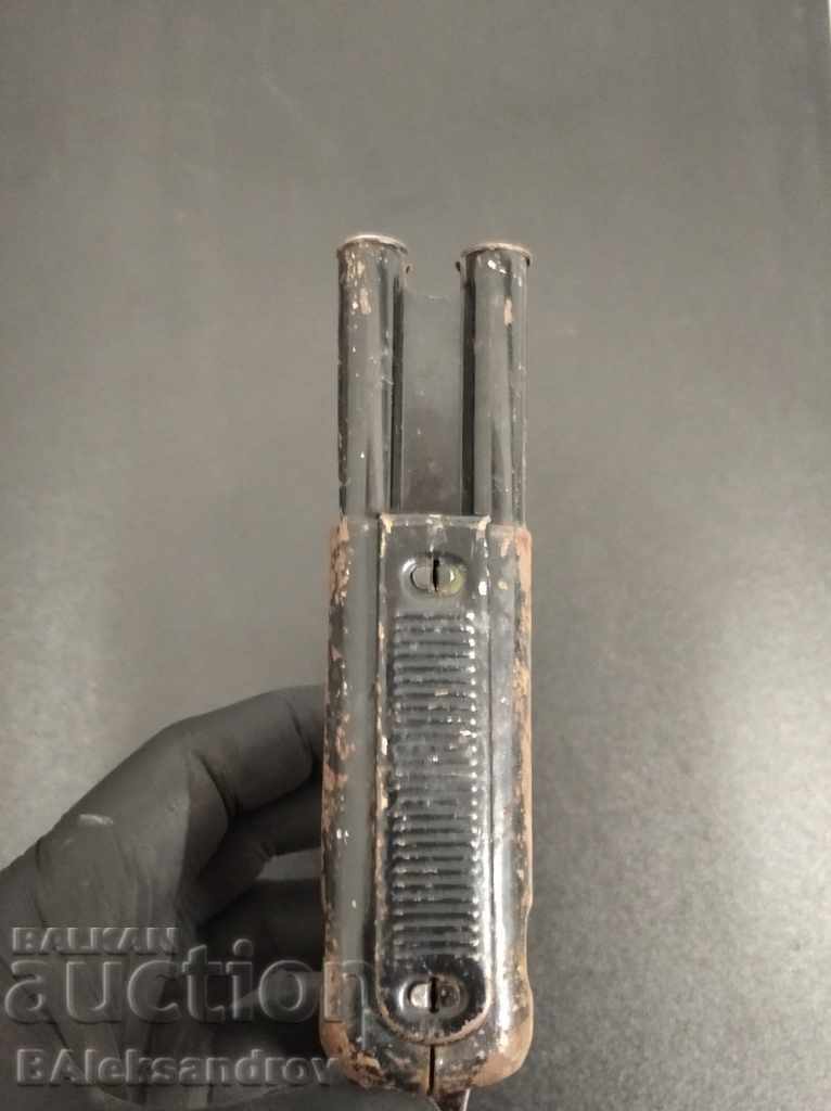 Livrarea Pistol de tablă - jucărie