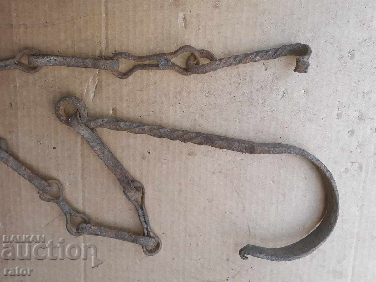 Delivery of Old wrought iron fireplace chain, sturdy Delivery of Old wrought iron fireplace chain, sturdy