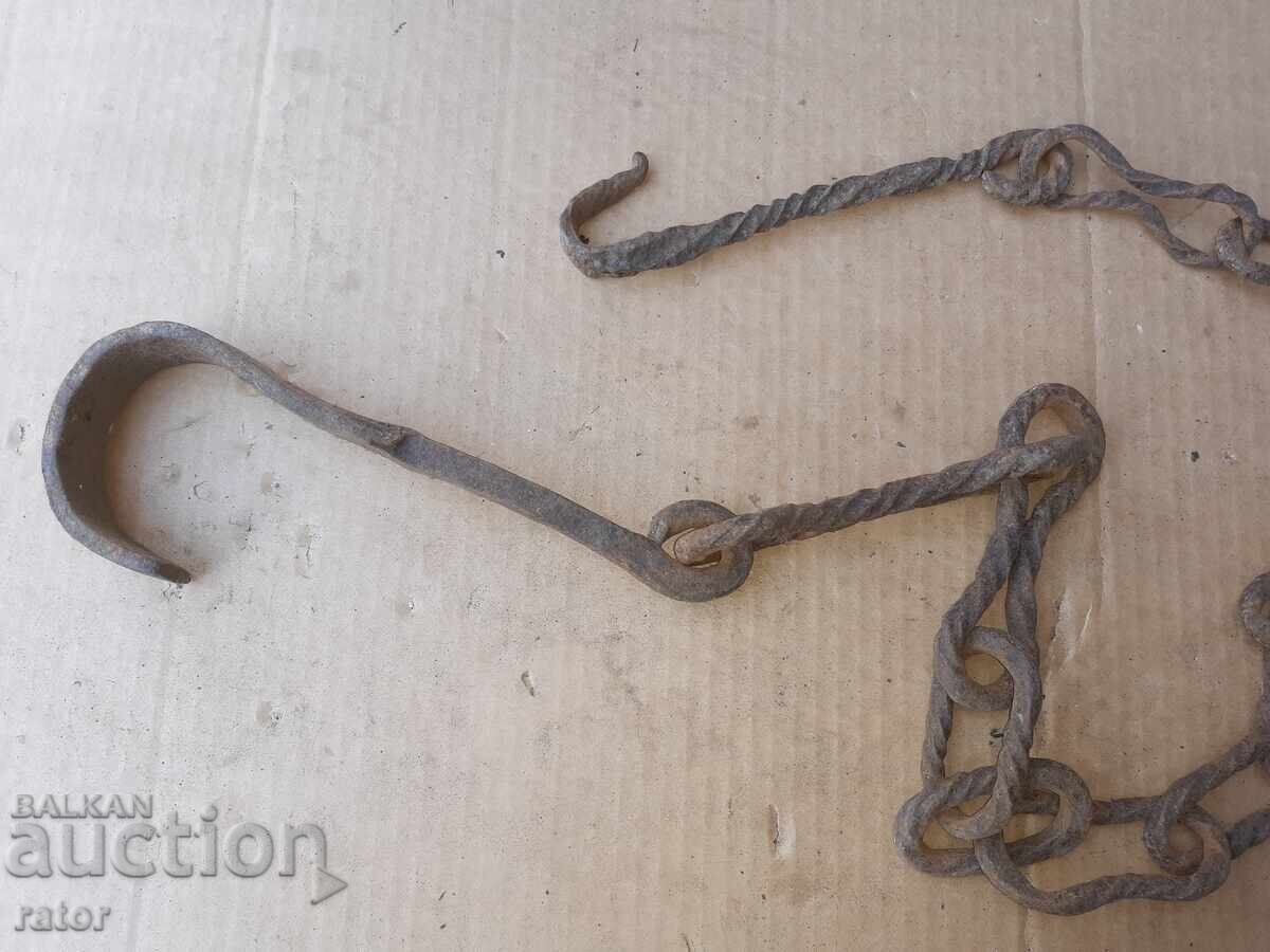 Delivery of Old wrought iron fireplace chain, sturdy Delivery of Old wrought iron fireplace chain, sturdy