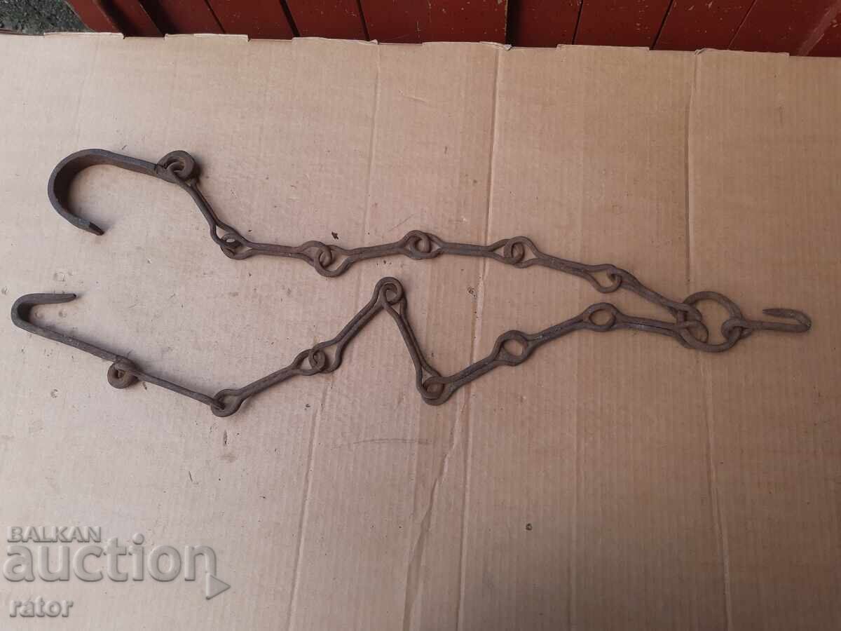 Old wrought iron fireplace chain, sturdy Old wrought iron fireplace chain, sturdy