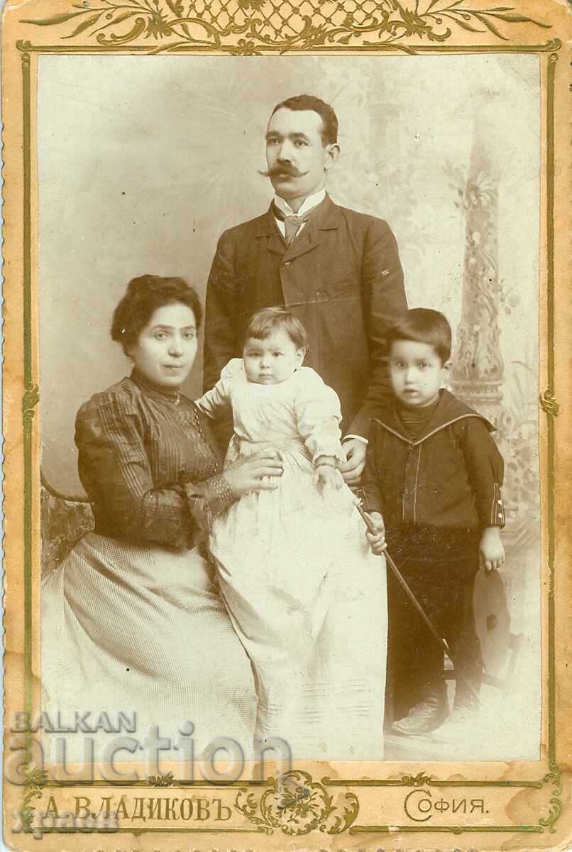 OLD PHOTOGRAPH - CARDBOARD - A. VLADIKOV - SOFIA - 0719 OLD PHOTOGRAPH - CARDBOARD - A. VLADIKOV - SOFIA - 0719