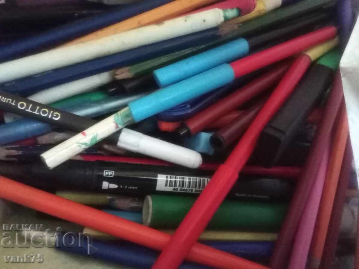 Licitație Cutie de colecție cu lot întreg pentru artiști Licitație Cutie de colecție cu lot întreg pentru artiști