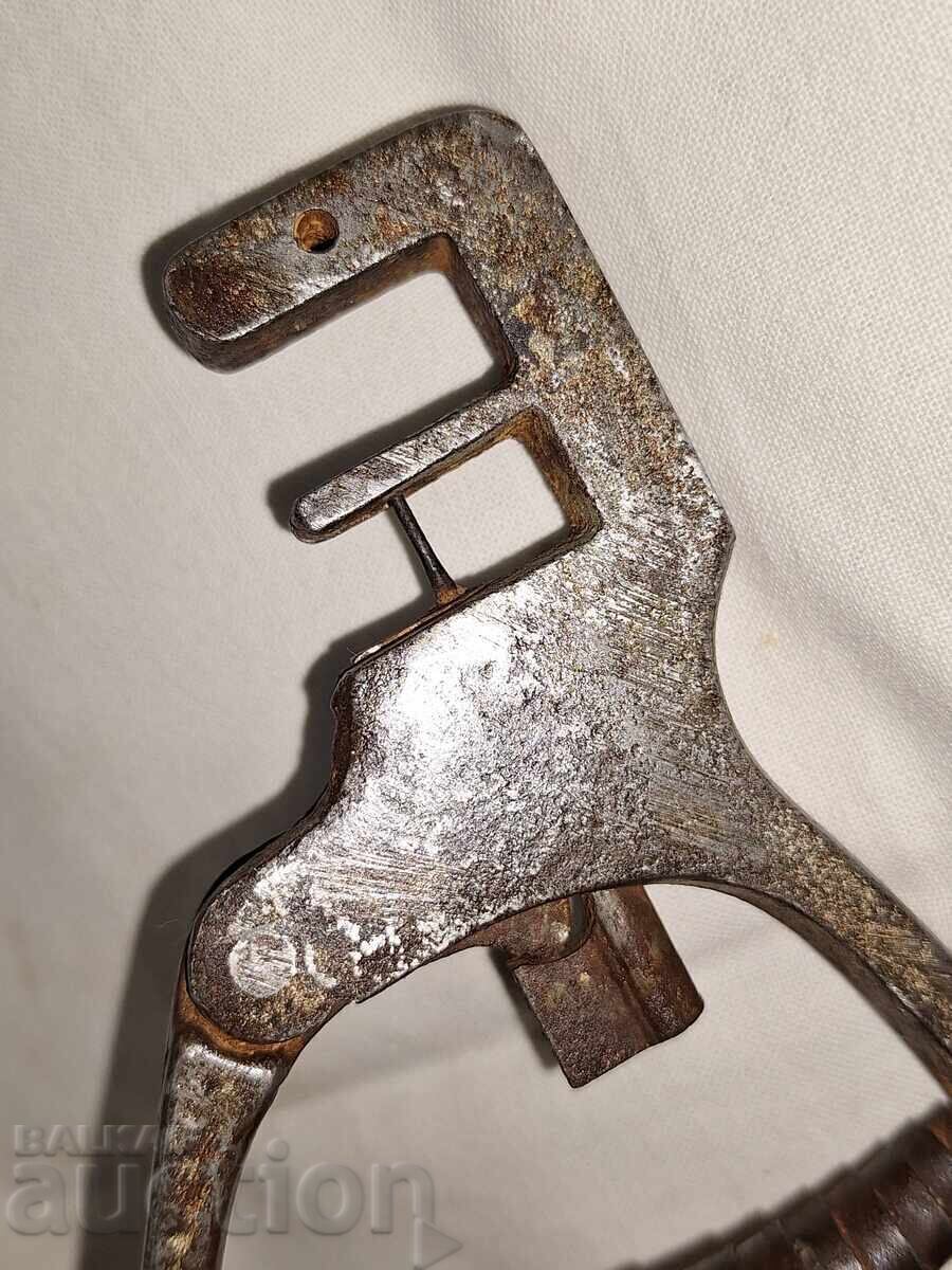 Instrument vechi de tâmplărie pentru găurit - 5 Instrument vechi de tâmplărie pentru găurit - 5