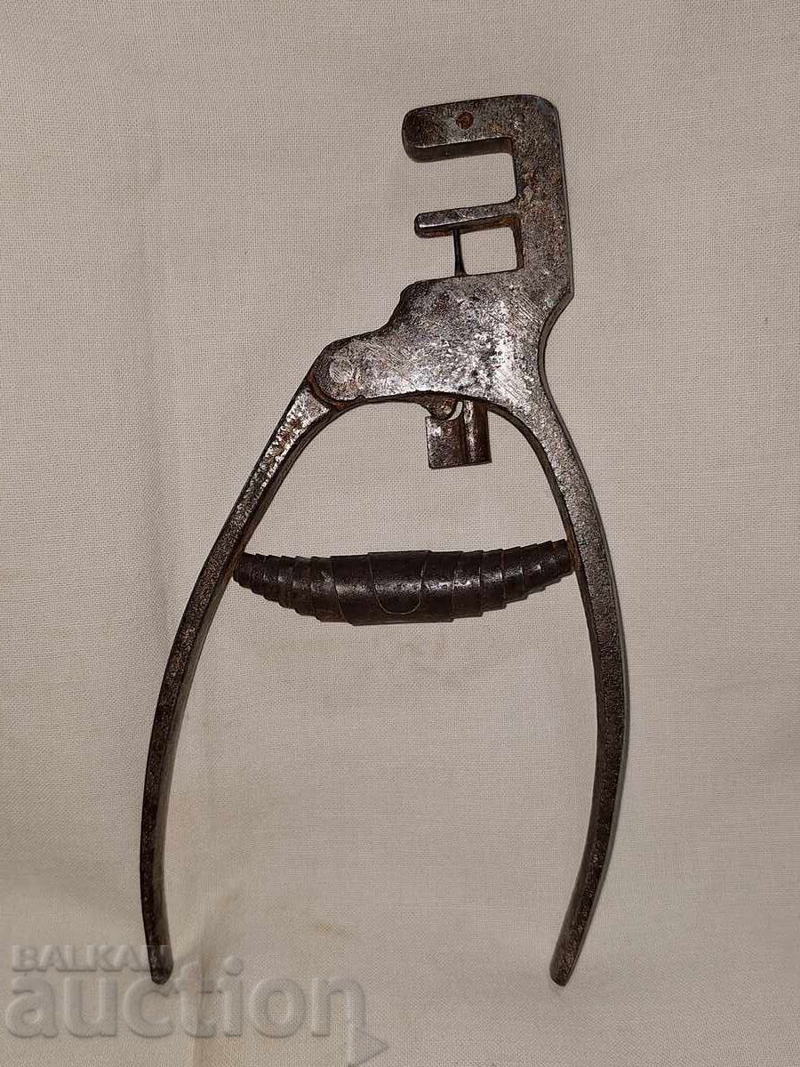 Instrument vechi de tâmplărie pentru găurit Instrument vechi de tâmplărie pentru găurit