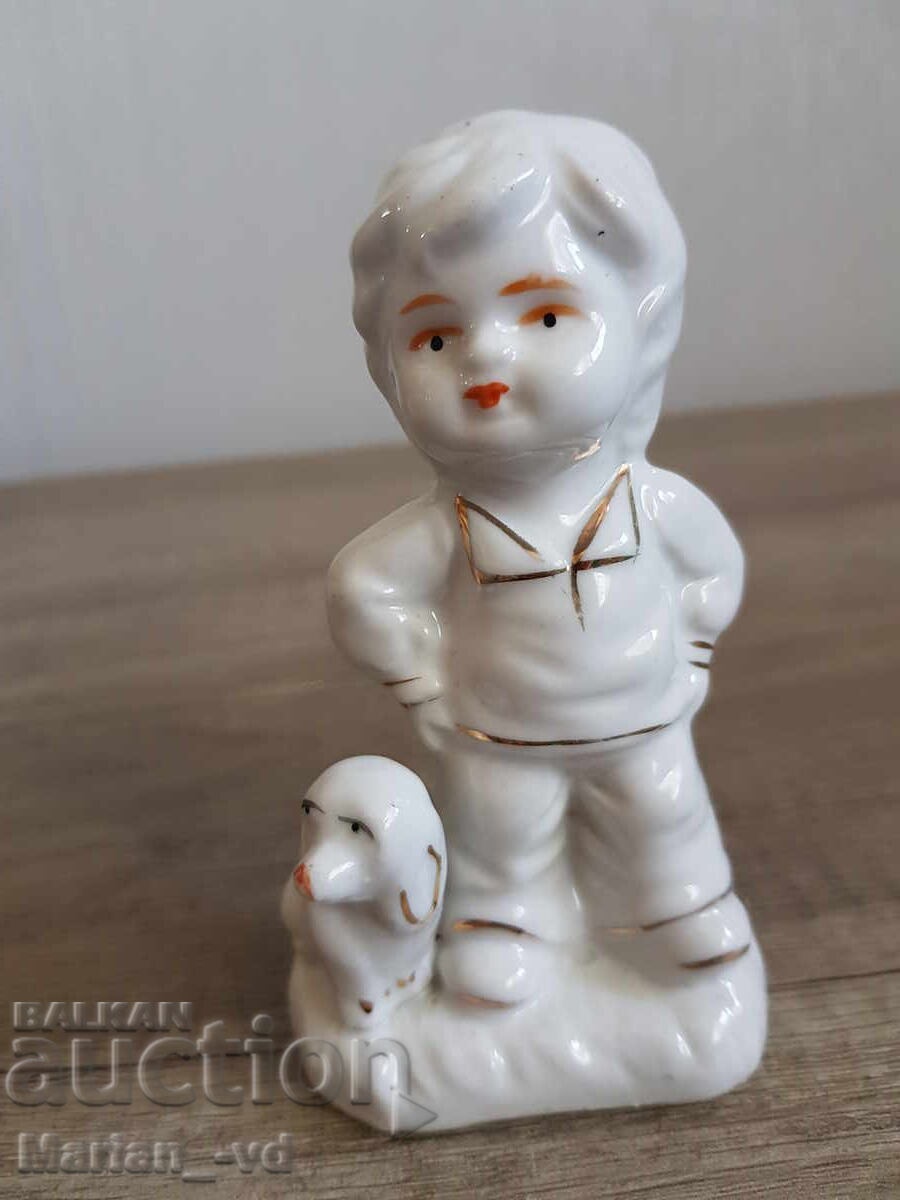 Figurină de porțelan cu un băiat - 5 Figurină de porțelan cu un băiat - 5