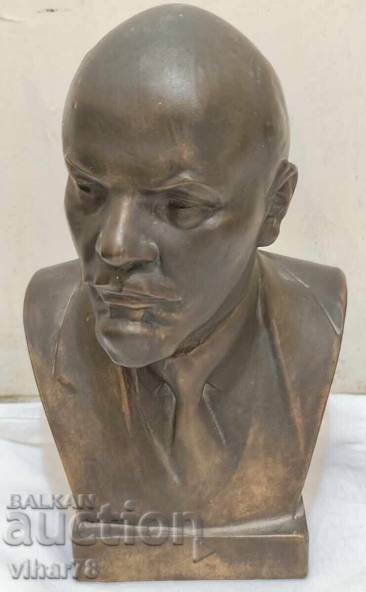 Бюст на Ленин