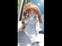 PĂPUȘĂ DE PORȚELAN