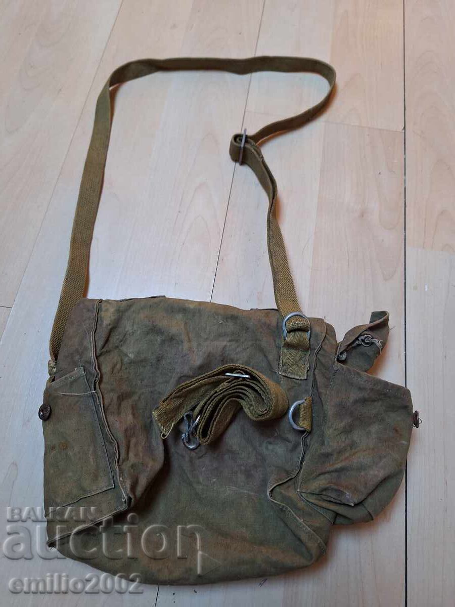 Τσάντα στρατιωτικού τύπου για μάσκα αερίου με τιμή 6.00 BGN | € 3.07 Τσάντα στρατιωτικού τύπου για μάσκα αερίου με τιμή 6.00 BGN | € 3.07