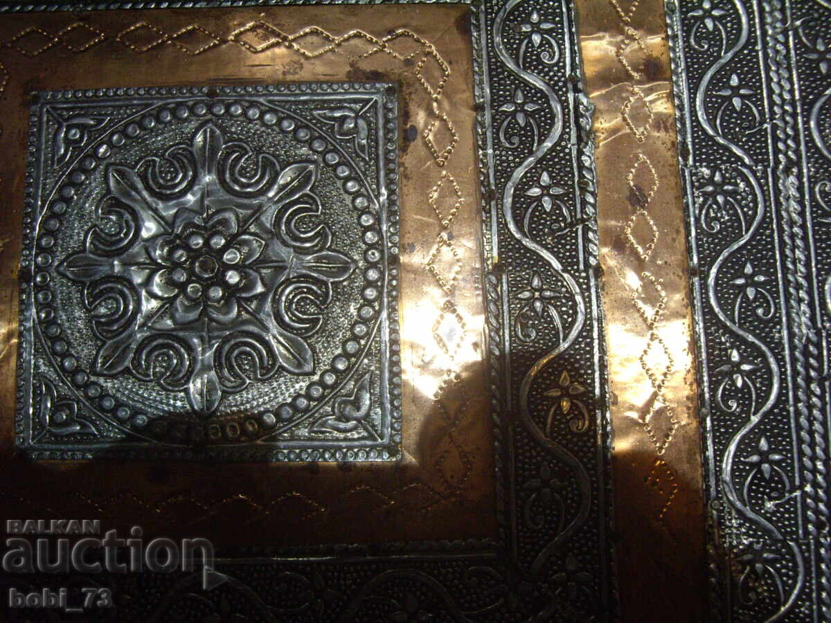 Ενδιαφέρον μικρό τραπεζάκι - 6