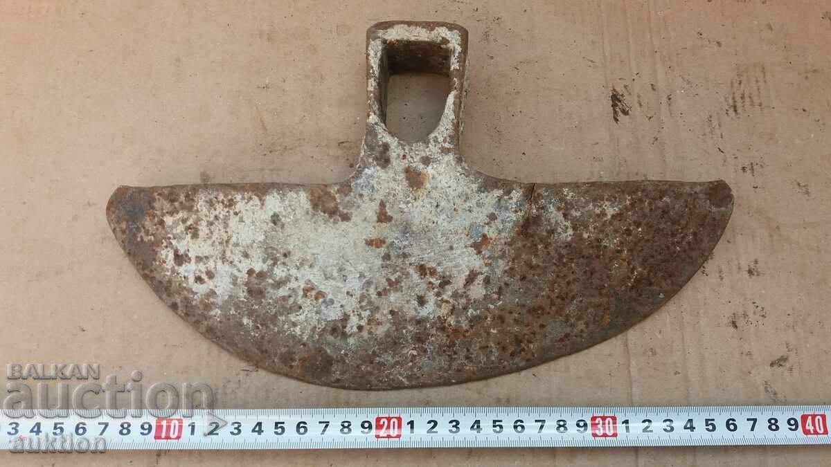 МАСИВНА МОТИКА