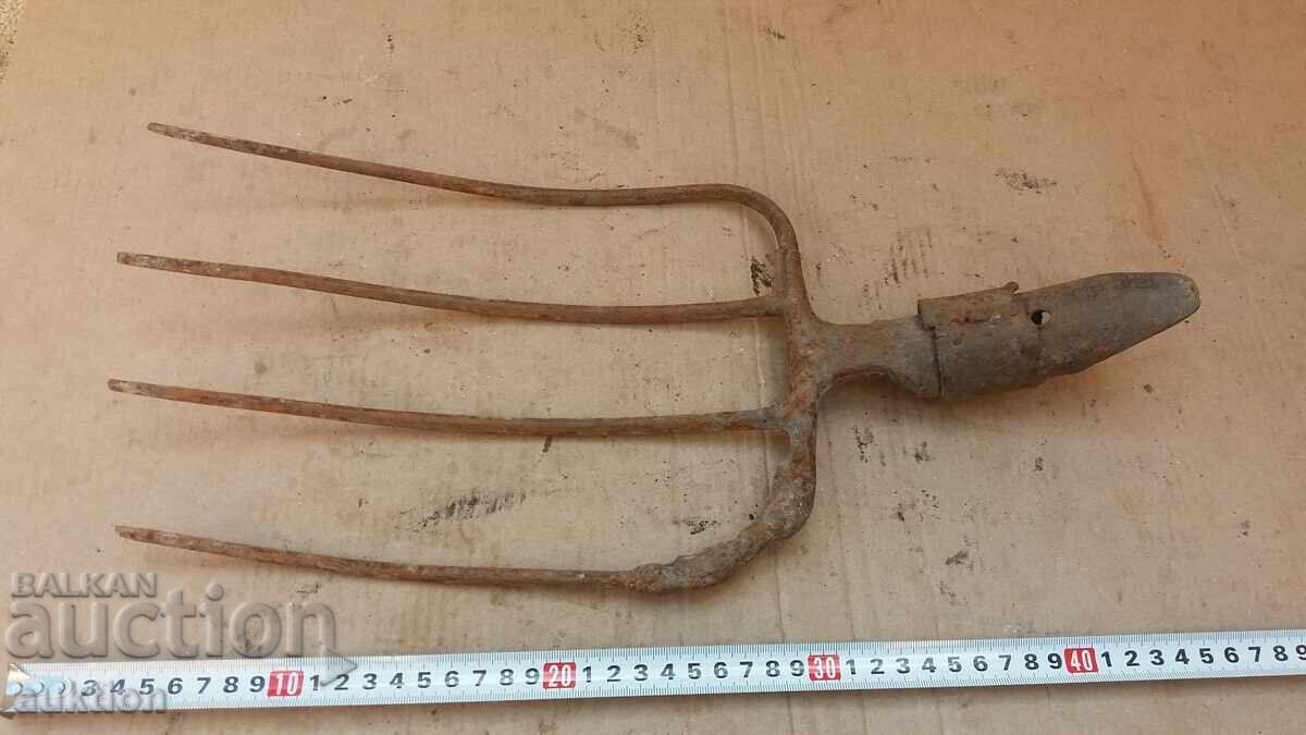 Delivery of OLD MASSIVE SOCIALIST VILLA