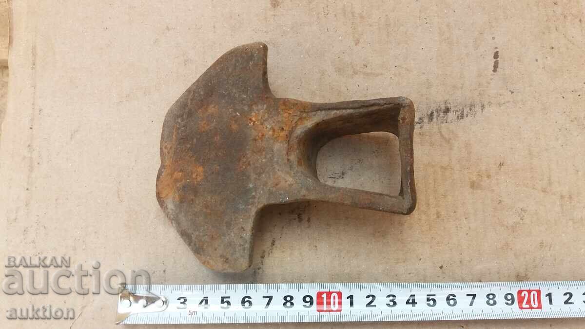 ΜΙΑ ΠΑΛΙΑ ΤΣΑΠΑΝΗ με τιμή 3.99 BGN | € 2.04