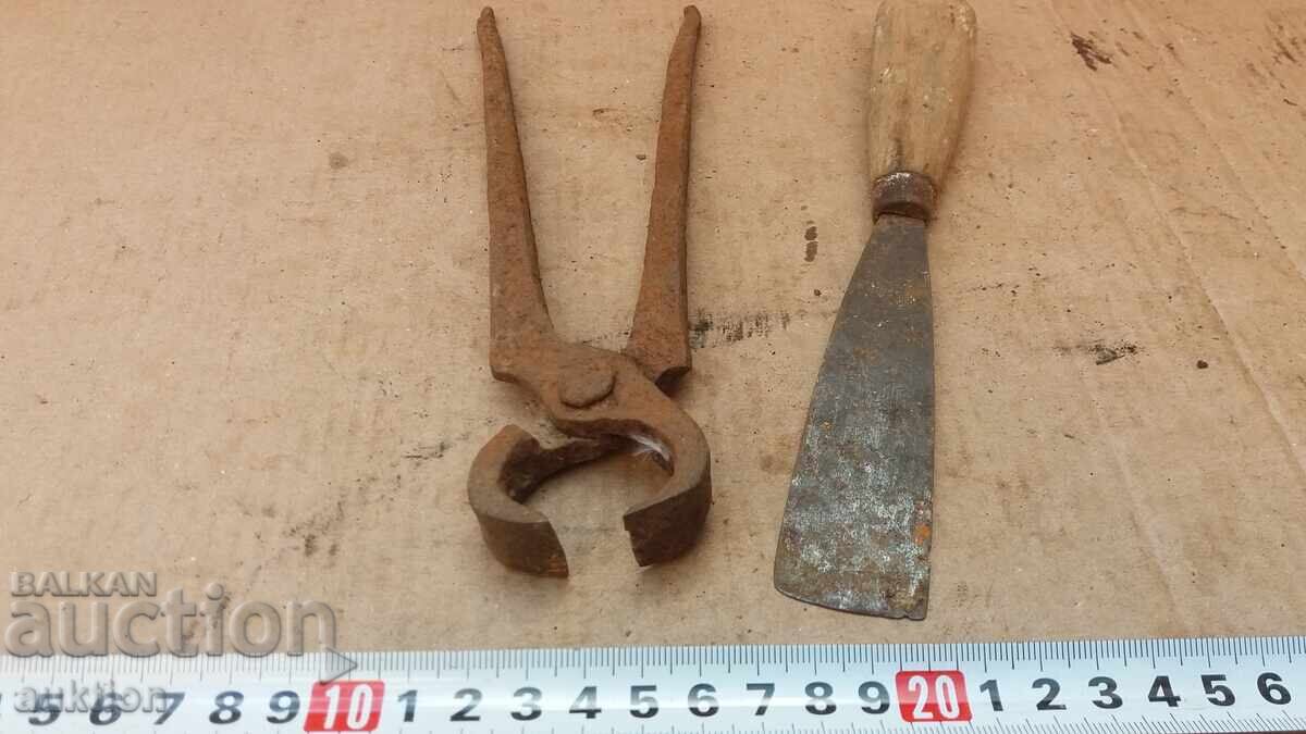 Delivery of OLD TOOLS - KERPEDEN AND SPATULA - SOC