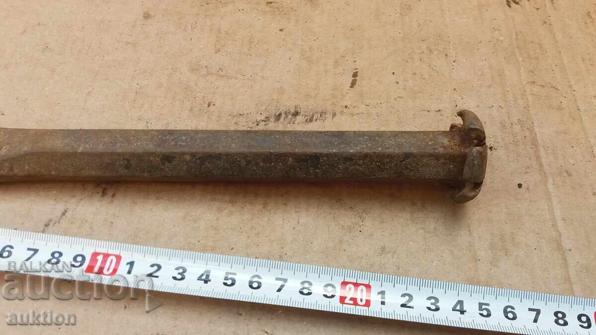 МАСИВЕН СТОМАНИЗИРАН КЛИН, СЕКАЧ с цена 9.99 лв. | € 5.11