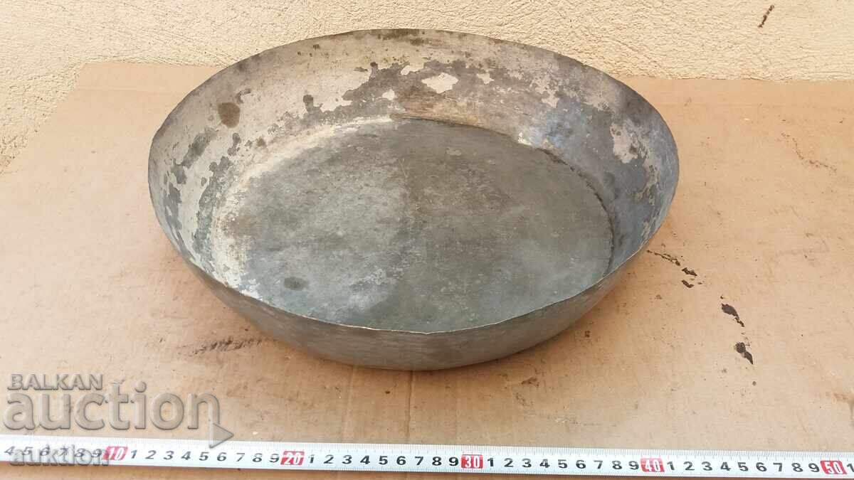 Μπακιρένια σφυρήλατη αναγεννησιακή μεγάλη τάβα, κούπα με τιμή 39.99 BGN | € 20.45 Μπακιρένια σφυρήλατη αναγεννησιακή μεγάλη τάβα, κούπα με τιμή 39.99 BGN | € 20.45