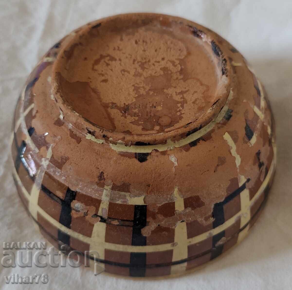 Livrarea Oală veche din ceramică Livrarea Oală veche din ceramică