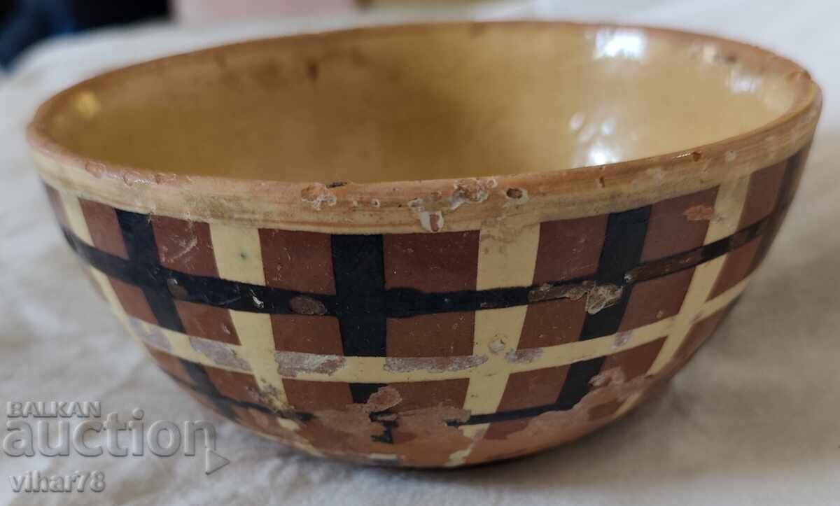 Oală veche din ceramică Oală veche din ceramică