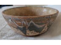 Oală veche din ceramică